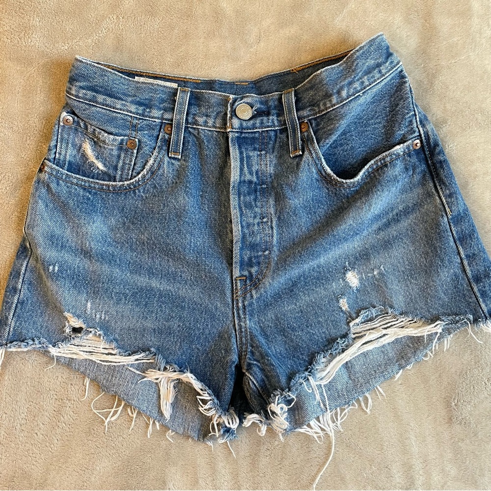 Tailored Levi’s 501 Denim shorts size 28